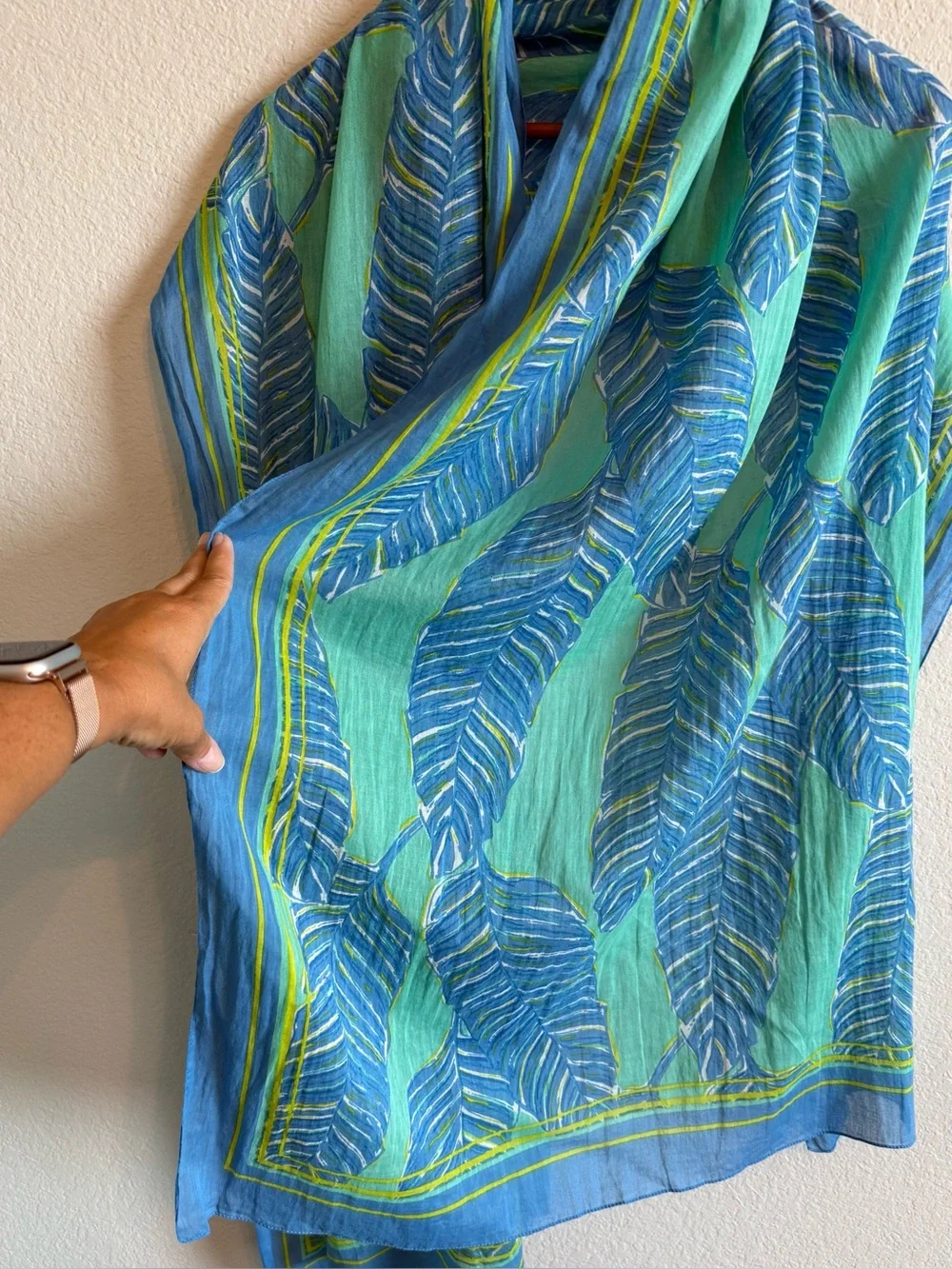 Vineyard Vines Blue & Green Leaf Tropical Beach Theme 100% Cotton Scarf Wrap